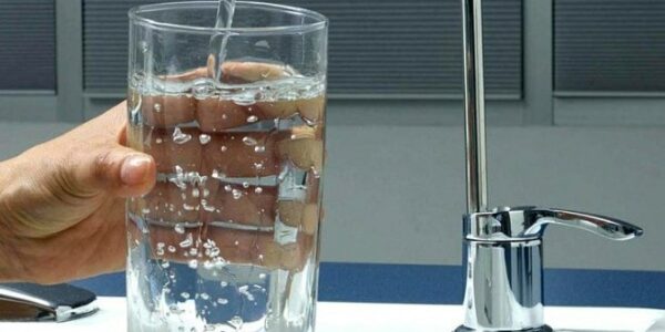 Mira bien tu agua que No tenga FLÚOR