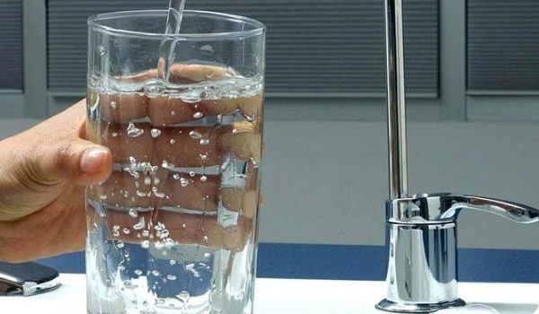 Mira bien tu agua que No tenga FLÚOR